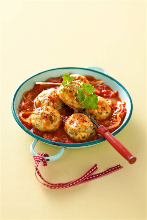 Recette boulettes de poisson épicées sauce tomate à la coriandre