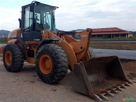 Pá Carregadeira Case Modelo 621D Ano 2015 em Belo Horizonte MG 637567