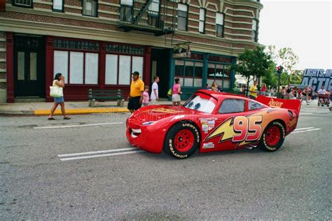 Disney Pixar Cars Lightning Mcqueen