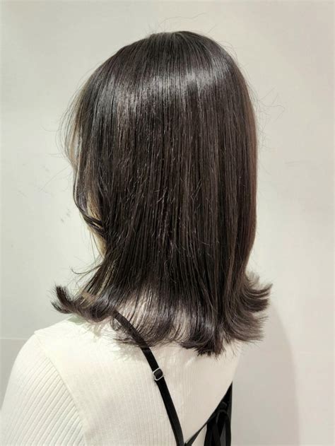 ミディアムウルフのインナーグレージュカラー｜ヘアカタログ Ash 十日市場店 引地 達也｜ヘアサロン・美容院｜ash オフィシャルサイト