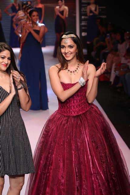 Ravishing Kiara Advani Adorns The Showstopper Piece In Designer Masumi