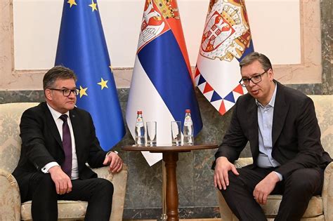 Vučić se oglasio posle sastanka sa Lajčakom Povratak dijalogu leži u