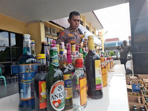 Tekan Kriminalitas Di Bulan Ramadhan Polisi Sita Ribuan Liter Miras