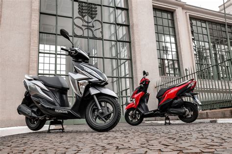 Honda Elite125 ganha nova cor prata metálica na linha 2023 O Rolo