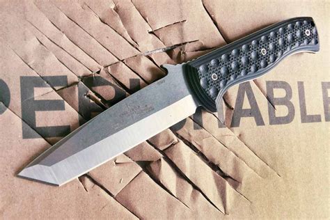 Best Tactical Fixed Blade Knife Buyer’s Guide- BLADE Magazine – Pocket Knife Info