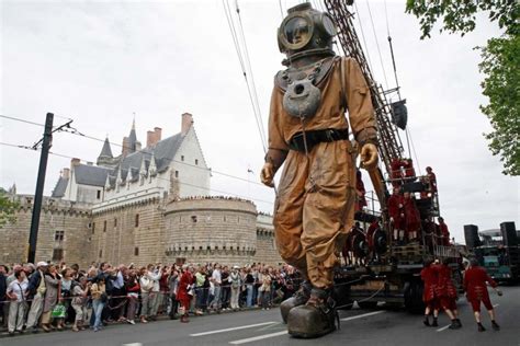 Brucesterling Corallorosso La Compagnia Viaggiante Di Marionette