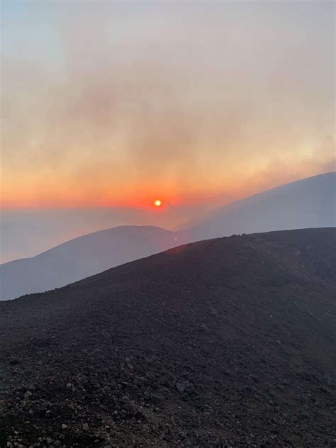 Etna Au Coucher De Soleil Escursioni Etna Guide Alpine Etna Sud