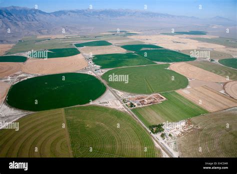 Aerial crop pivot irrigation hi-res stock photography and images - Alamy