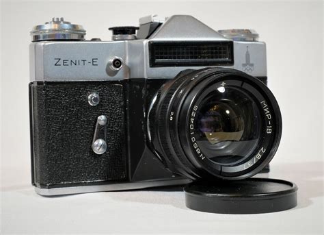 Советский фотоаппарат Зенит -Е