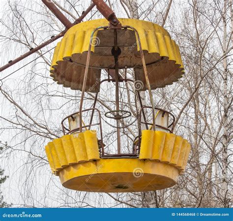 Ghost Town Pripyat in Chernobyl, Ferris Wheel Editorial Stock Photo ...