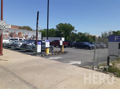 Billy Bob's Texas Parking | Book With SpotHero