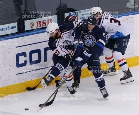 Hockey Sur Glace Khl La Charge Du Bison Khl Kontinental Hockey