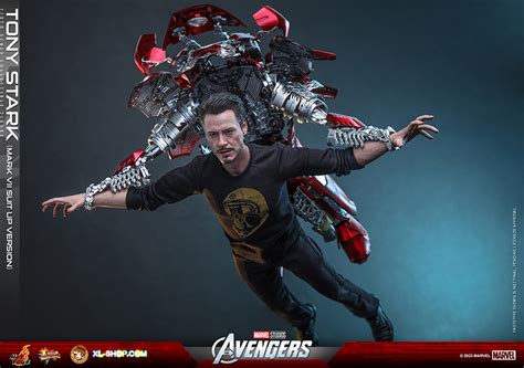Hot Toys MMS718B The Avengers 1 6th Scale Tony Stark Mark VII Suit Up Version
