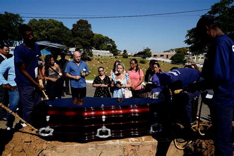 A Gazeta Clarinha Enterrada No Es Ap S Interna O Por Anos