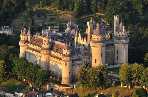 Château de Pierrefonds, Hauts-de-France, France [1365x768] : r/Castleporn