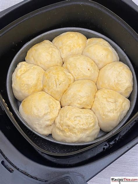 Recipe This Air Fryer Pull Apart Bread Rolls