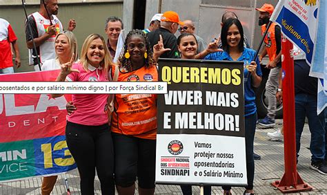 Aposentados protestam em São Paulo Se Bolsonaro ganhar sua Geral