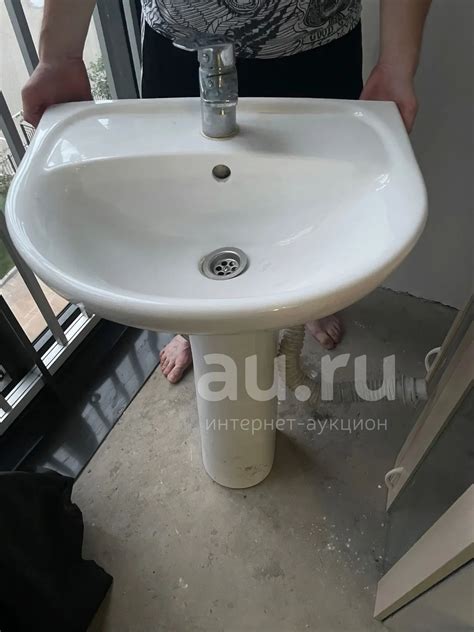 Раковина на ножке со смесителем — купить в Красноярске. Состояние: Б/у ...