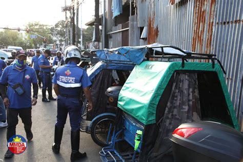 Mmda At Mtpb Nagsagawa Ng Joint Clearing Operations Sa Mga Ruta Ng Traslacion Ng Poong Itim Na