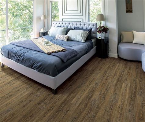 rustic pine vinyl plank flooring - Clair Pitt