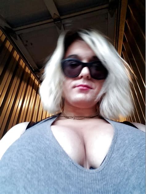 Self Eaze Nude Pics XHamster