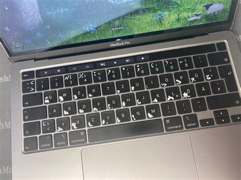 Чи можливо замінити Touch Bar на MacBook Pro? | MAC Україна