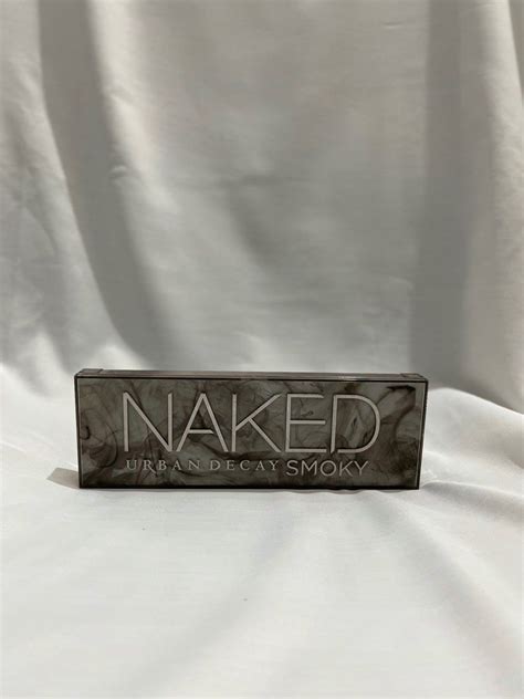 Urban Decay Naked Smoky Eyeshadow Palette Kesehatan Kecantikan Rias