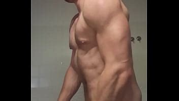 Adoración de músculos masturbándose XVIDEOS