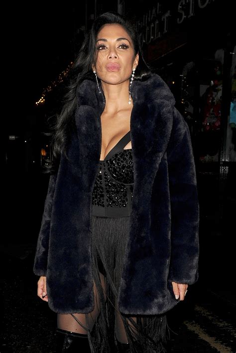 Nicole Scherzinger Big Cleavage Hot Celebs Home