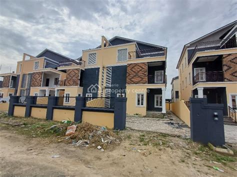 For Sale Bedroom Duplex With Bq In A Prime Estate Carcass Naf