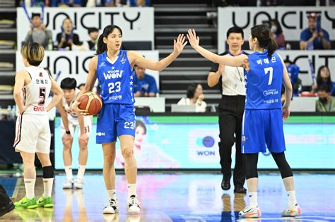 23일 여자농구 챔피언결정전 3차전김단비 통합 Mvp 받을까 연합뉴스