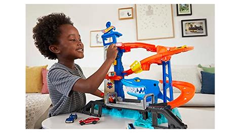 Hot Wheels Shark Escape Toy Car Track Set