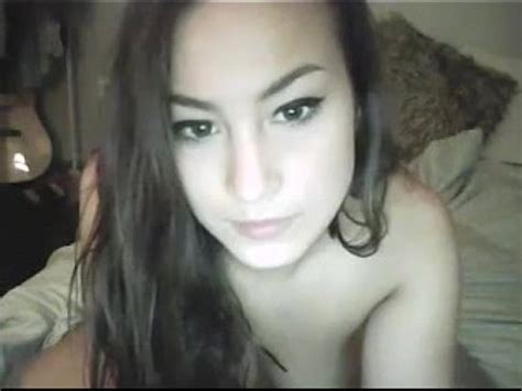 Pierced Navel Chick Fucks Herself On Bed XVIDEOS