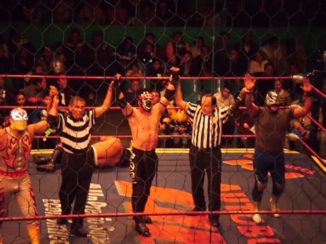 Lucha Libre Porra Fresa Shocker Y La Mascara Retan A Los Guerreros Por