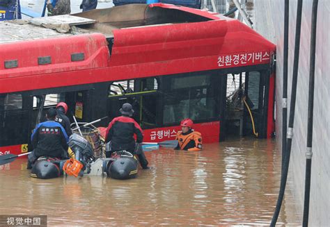 南韓暴雨淹隧道！公車滅頂「車內最後畫面」 他認出媽媽背影崩潰 Ettoday國際新聞 Ettoday新聞雲