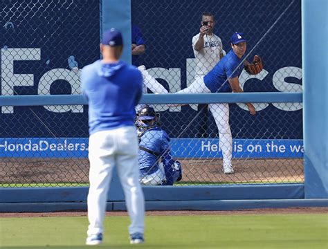 大谷翔平、試合前にブルペン 変化球交え術後最多タイ30球 監督「いつから打者に投げるか」 Mlb写真ニュース 日刊スポーツ