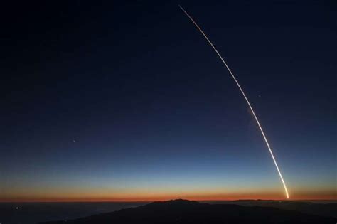 SpaceX gets nod to put 12,000 satellites in orbit