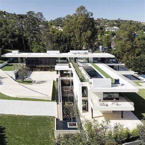 Jay-Z Vs Davante Adams House And Cars Comparison