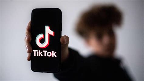 Iphone Owner Tiktok Is Spying On You Slap It Down This Way Now Tech