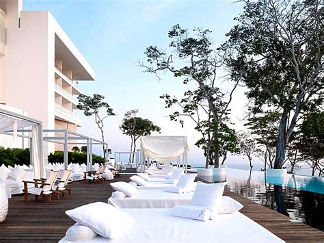 Top 19 Luxury Hotels in Acapulco - Sara Lind's Guide 2022