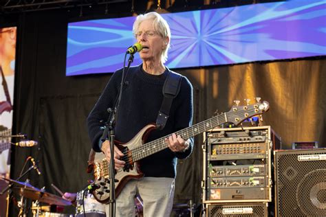 Phil Lesh of The Grateful Dead Dies at 84 - Newsweek