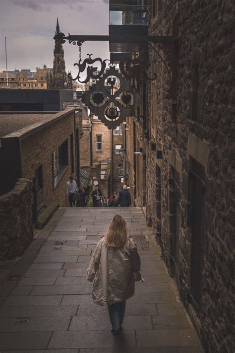How to Spend 2 Days in Edinburgh - Passports and Preemies