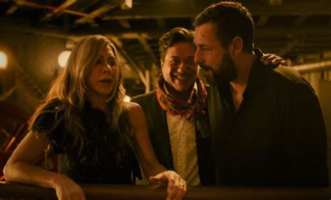 Enrique Arce Con Aniston Y Sandler En Criminales A La Vista He