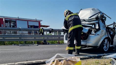 Tragiczny Wypadek Samochodowy Polskiej Rodziny Na W Grzech Jecha A Na