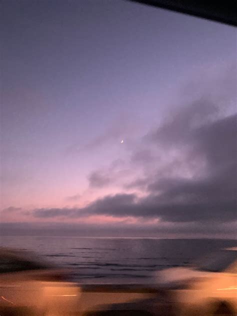 Blurry sunset | Sky aesthetic, Blurry pictures, Beach icon