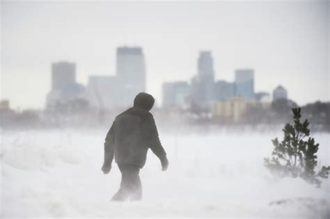 Tempestades de inverno dificultam o trânsito e avançam nos EUA ISTOÉ