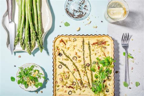 Tarta ze szparagami kozim serem i pistacjami Mamałyga