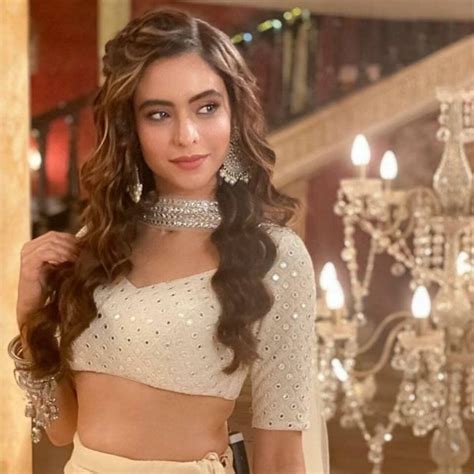 Kasautii Zindagii Kay 2s Aamna Sharif Looks Resplendent In A Beautiful