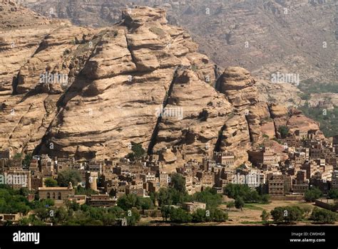 Landscape of Wadi Dhahr, Yemen, Western Asia, Arabian Peninsula Stock ...