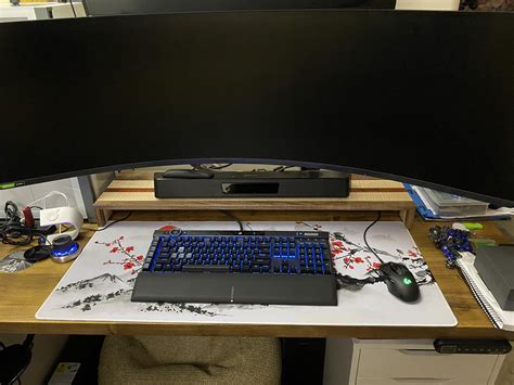 Made a fancy looking simple shelf for my desk. C&C welcome : r/BeginnerWoodWorking